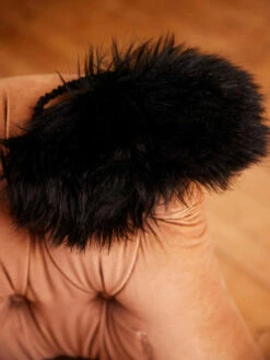 Kiss Noir Masque Peluche